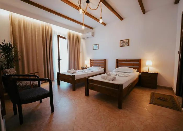 Hostel Maya Μπεράτ