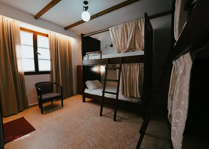 Hostel Maya Μπεράτ